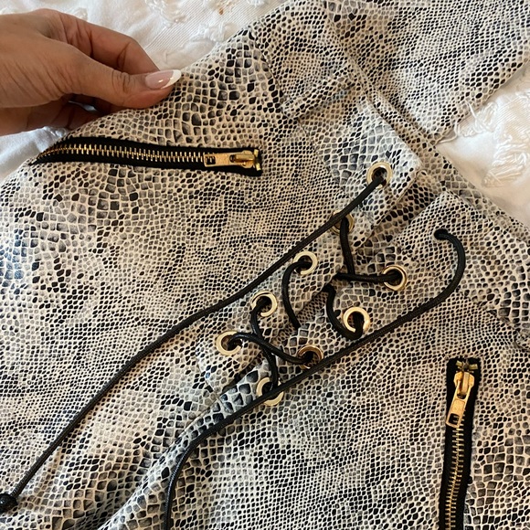 BEGINNING BOUTIQUE SNAKESKIN PANTS - Picture 5 of 5